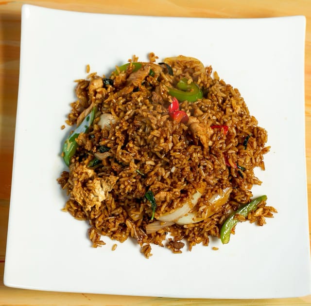Khao pad kra pao.