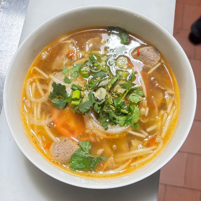 Tom siin (beef) soup.